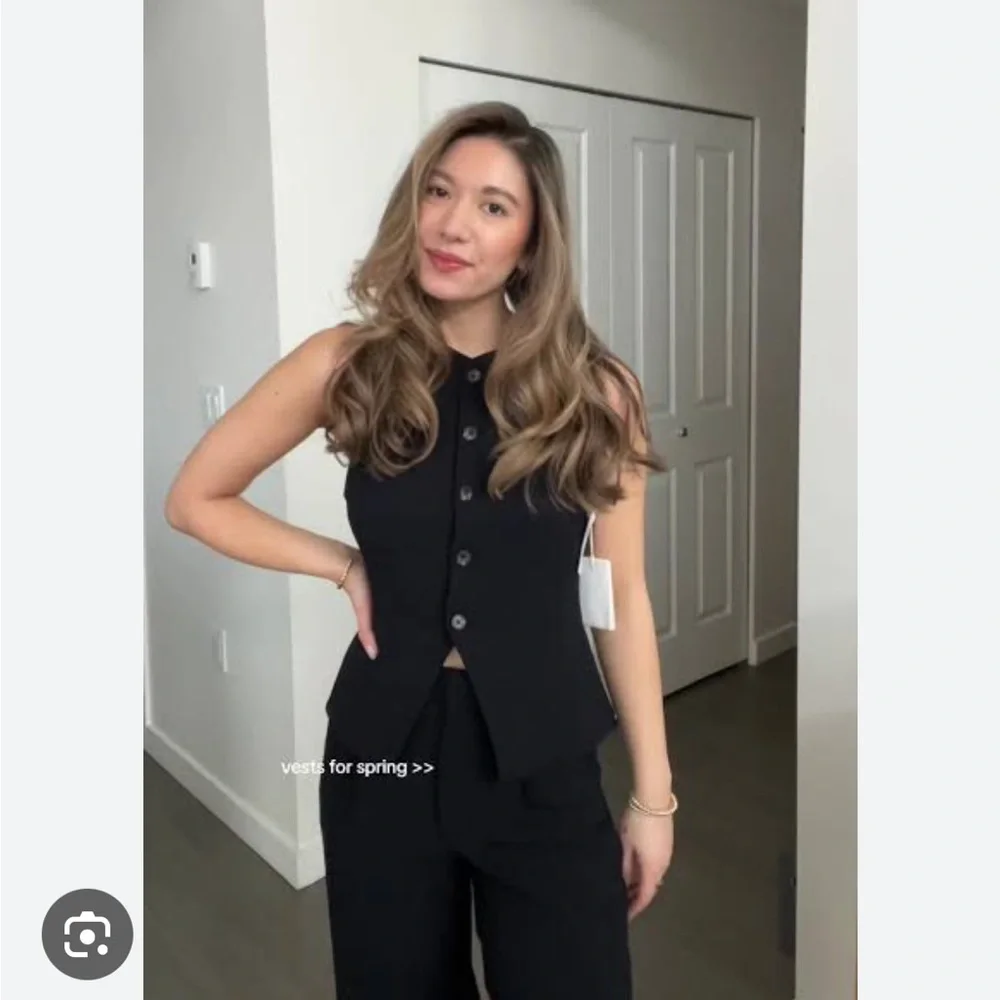 NEW Aritzia Wilfred Regal Vest (Re)ssential Black - Picture 7 of 13